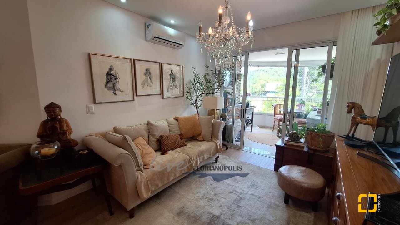 Apartamento com 105m², 3 quartos (sendo 1 suíte), 2 garagens, no bairro Jurerê Internacional em Florianópolis