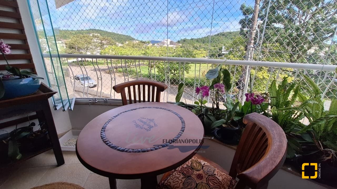 Apartamento com 105m², 3 quartos (sendo 1 suíte), 2 garagens, no bairro Jurerê Internacional em Florianópolis
