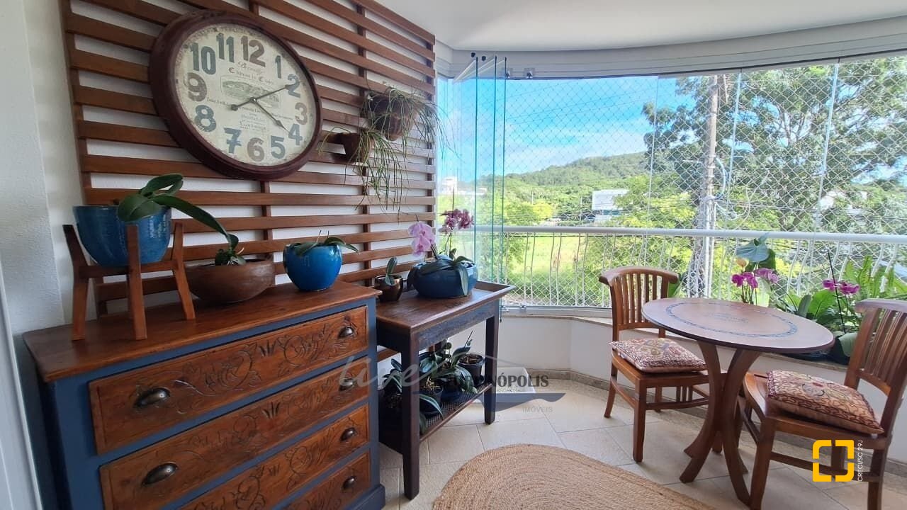 Apartamento com 105m², 3 quartos (sendo 1 suíte), 2 garagens, no bairro Jurerê Internacional em Florianópolis