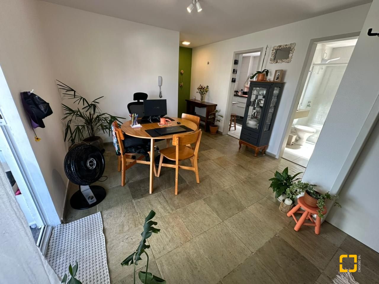 Apartamento com 66m², 1 quarto, 2 garagens, no bairro Carvoeira em Florianópolis