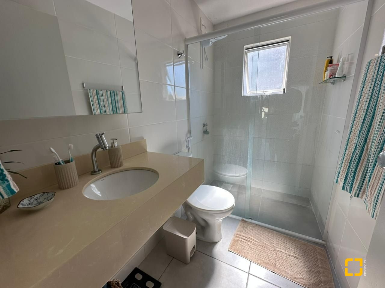 Apartamento com 66m², 1 quarto, 2 garagens, no bairro Carvoeira em Florianópolis