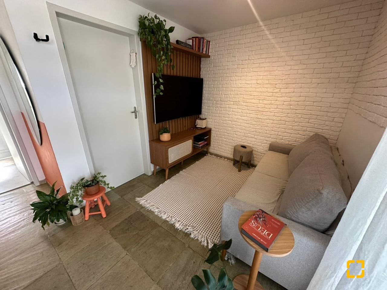 Apartamento com 66m², 1 quarto, 2 garagens, no bairro Carvoeira em Florianópolis