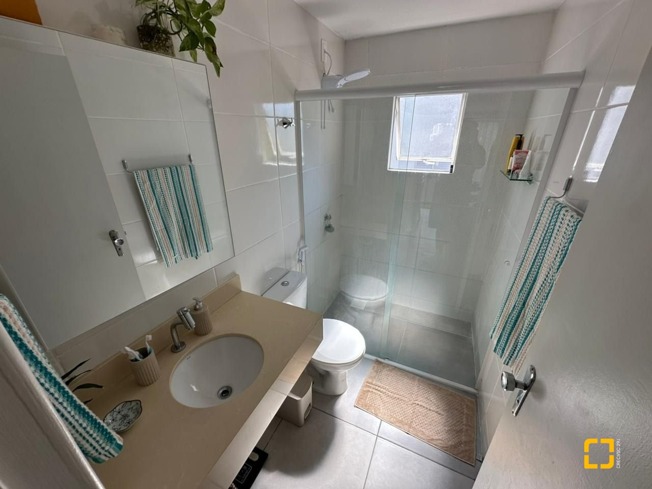 Apartamento com 66m², 1 quarto, 2 garagens, no bairro Carvoeira em Florianópolis