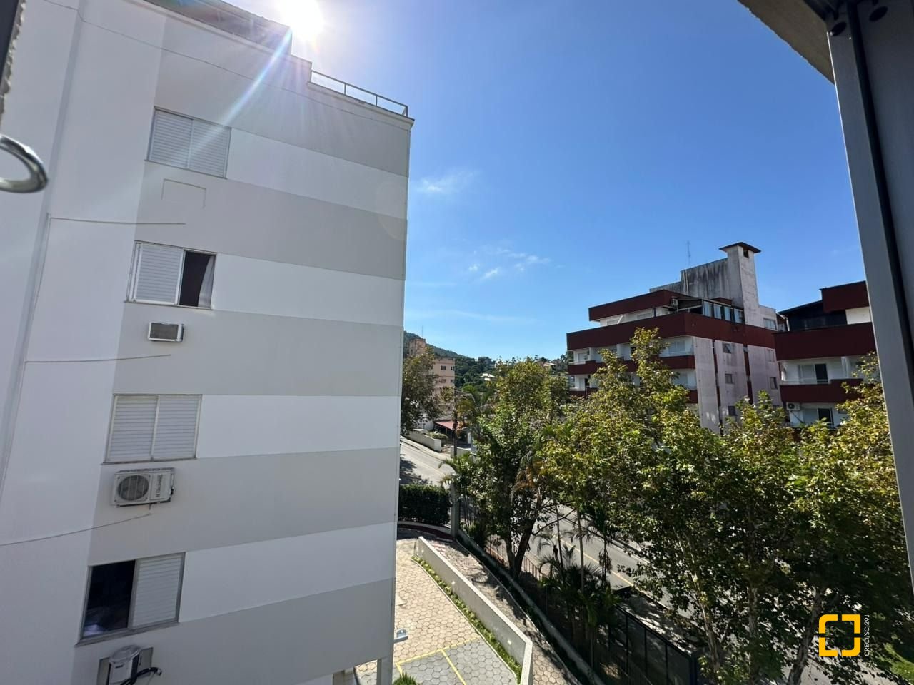 Apartamento com 66m², 1 quarto, 2 garagens, no bairro Carvoeira em Florianópolis