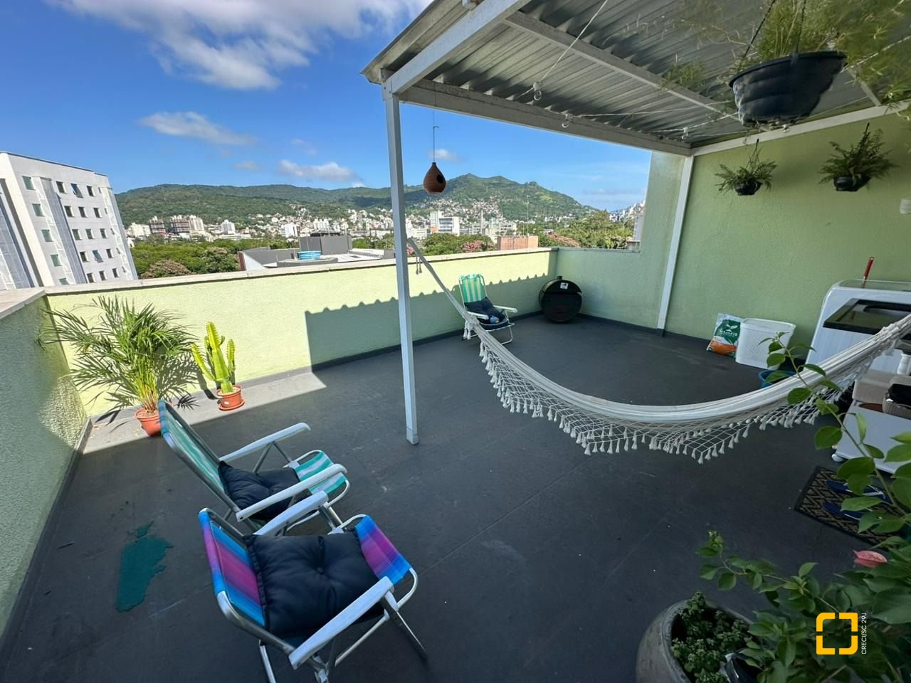 Apartamento com 66m², 1 quarto, 2 garagens, no bairro Carvoeira em Florianópolis