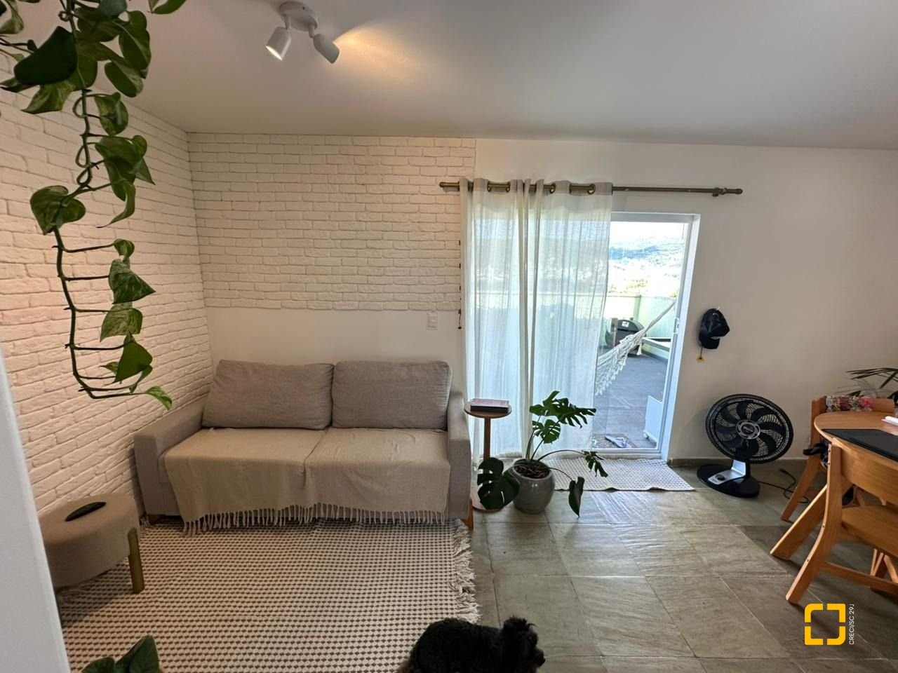Apartamento com 66m², 1 quarto, 2 garagens, no bairro Carvoeira em Florianópolis