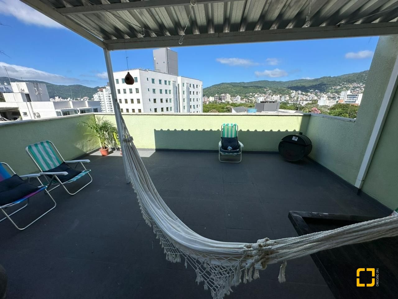 Apartamento com 66m², 1 quarto, 2 garagens, no bairro Carvoeira em Florianópolis