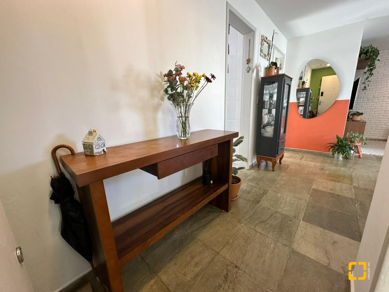Apartamento com 66m², 1 quarto, 2 garagens, no bairro Carvoeira em Florianópolis