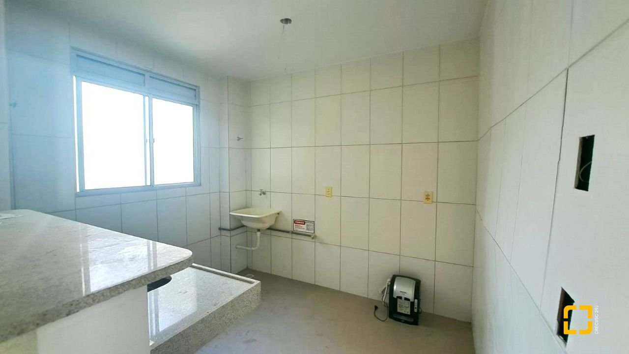 Apartamento com 45m², 2 quartos, 1 garagem, no bairro Roçado em São José