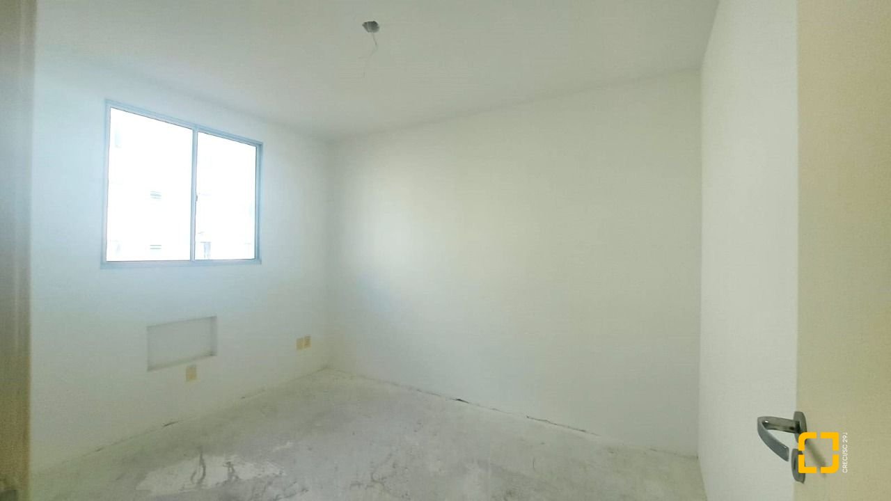 Apartamento com 45m², 2 quartos, 1 garagem, no bairro Roçado em São José