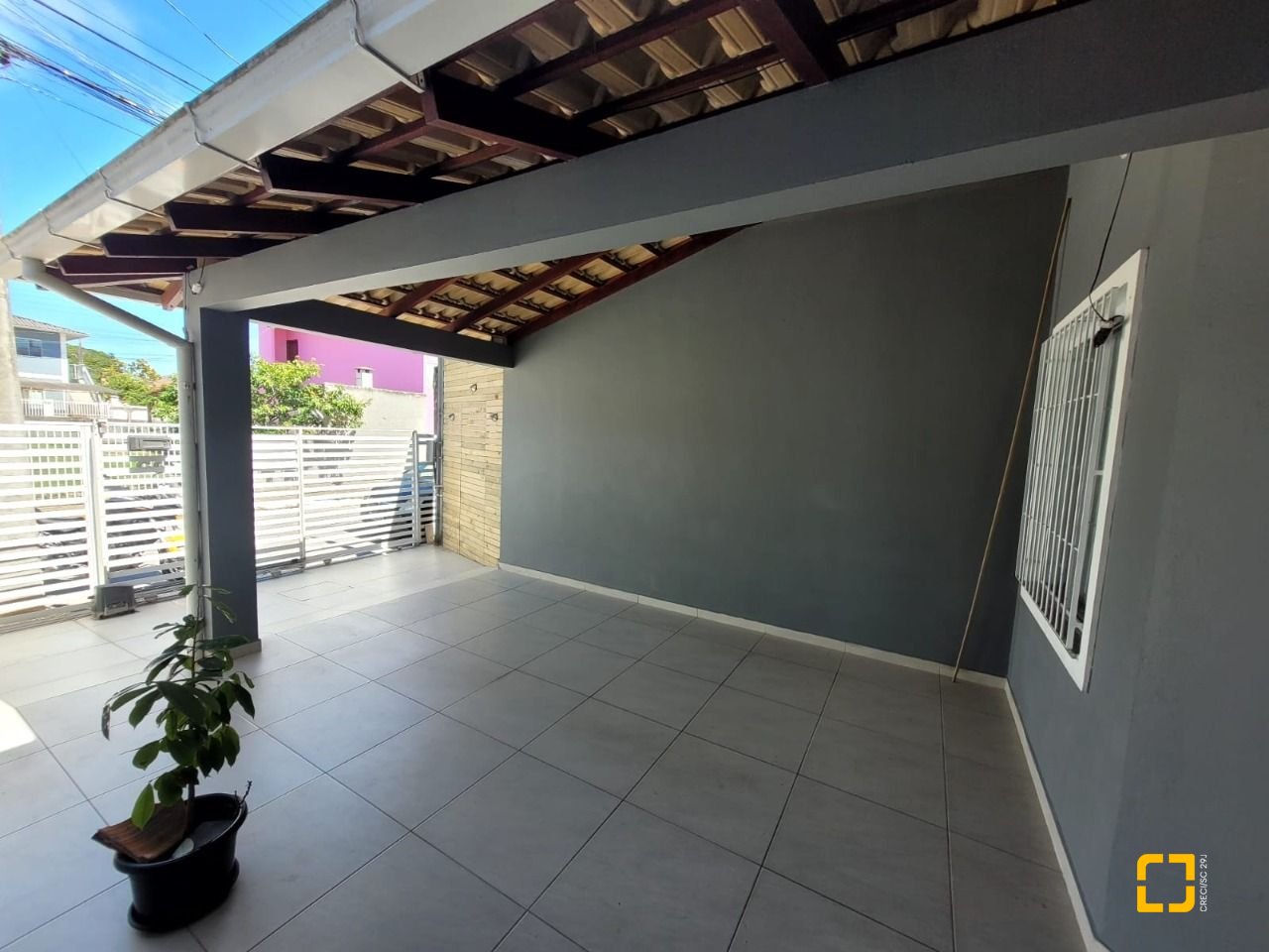 Casa com 91m², 4 quartos (sendo 2 suítes), 1 garagem, no bairro Ingleses em Florianópolis