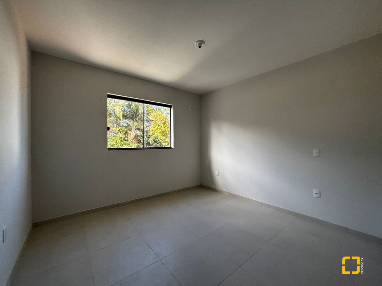 Casa com 103m², 2 quartos (sendo 2 suítes), 1 garagem, no bairro São João do Rio Vermelho em Florianópolis