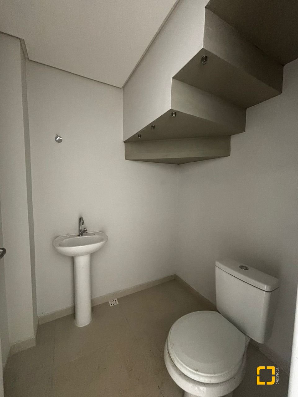 Casa com 103m², 2 quartos (sendo 2 suítes), 1 garagem, no bairro São João do Rio Vermelho em Florianópolis