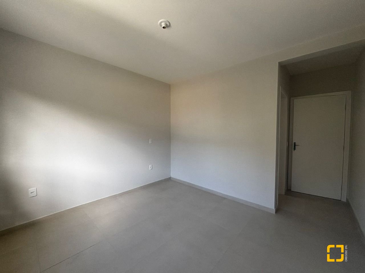Casa com 103m², 2 quartos (sendo 2 suítes), 1 garagem, no bairro São João do Rio Vermelho em Florianópolis