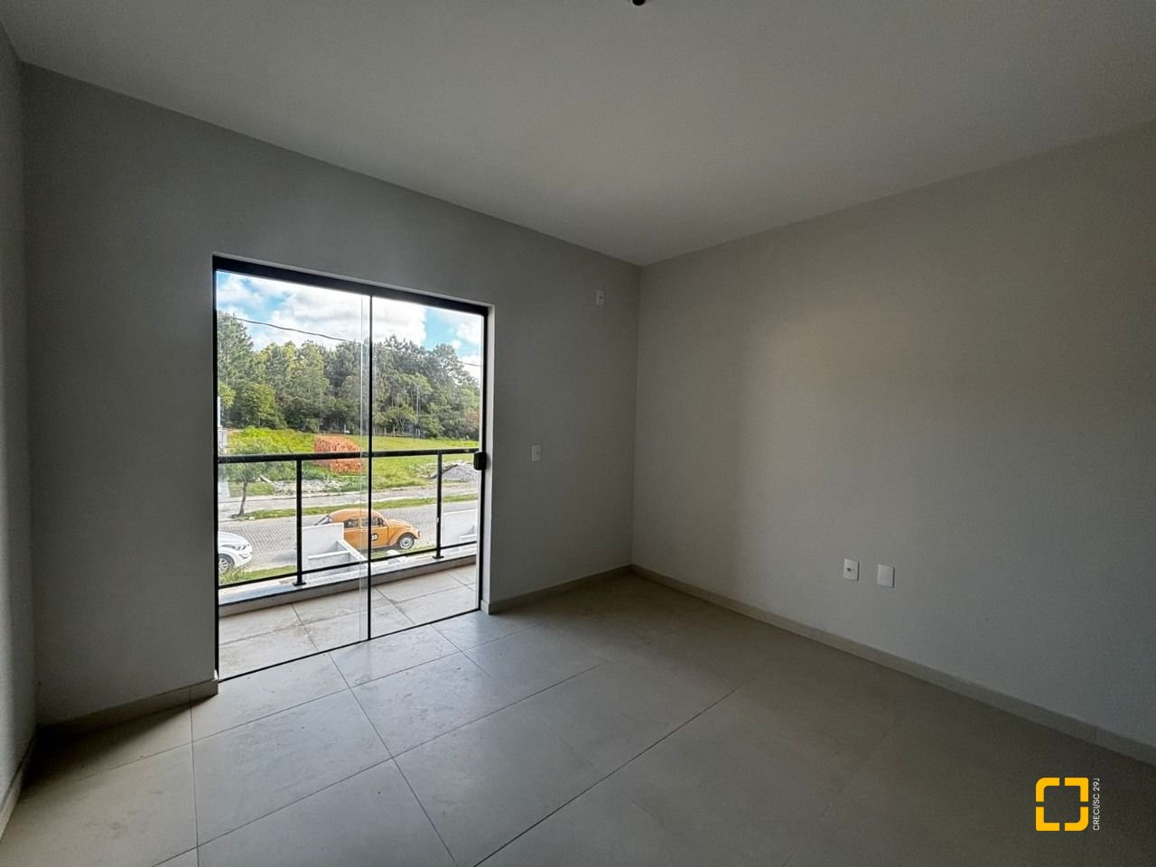 Casa com 103m², 2 quartos (sendo 2 suítes), 1 garagem, no bairro São João do Rio Vermelho em Florianópolis