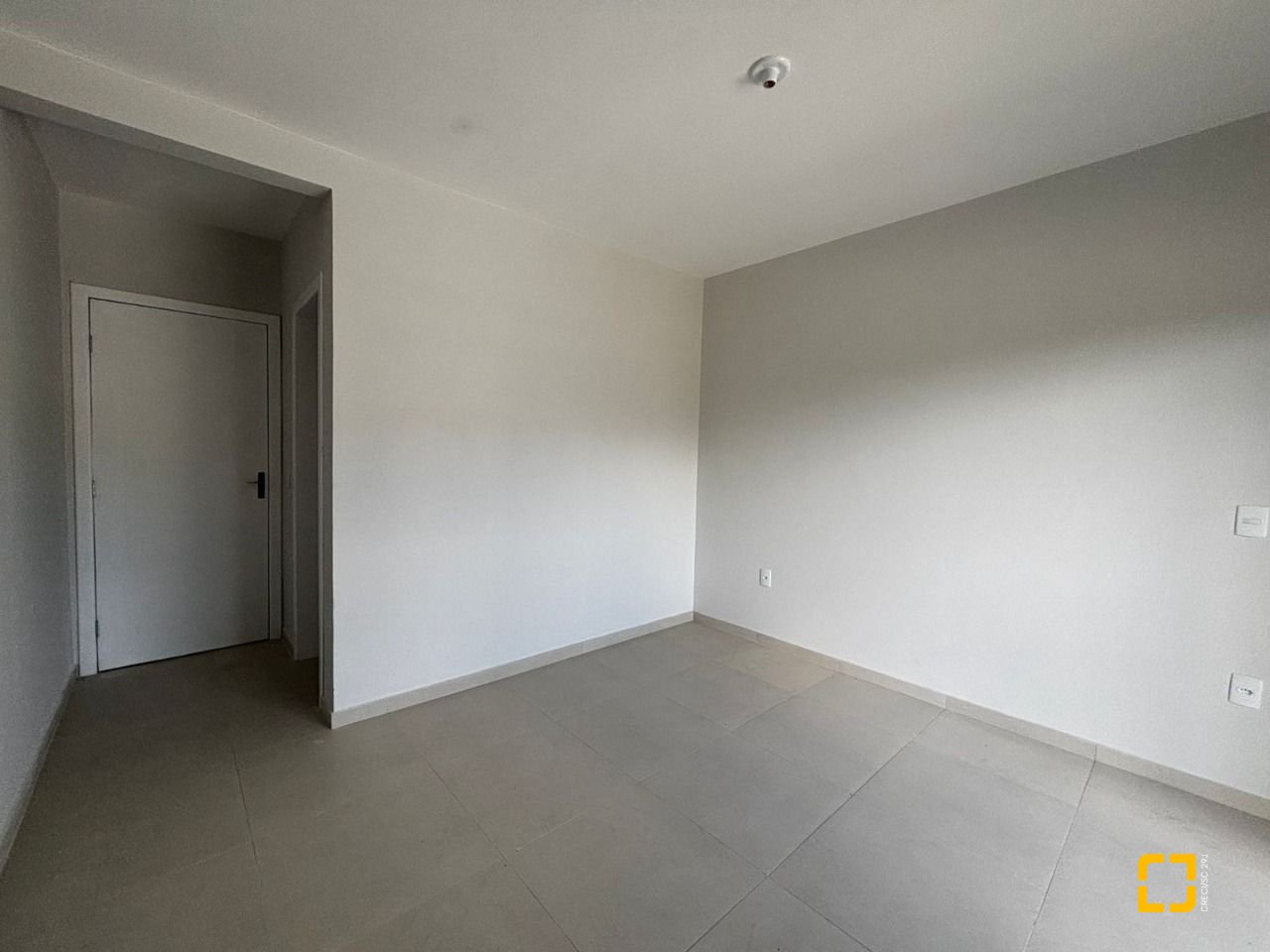 Casa com 103m², 2 quartos (sendo 2 suítes), 1 garagem, no bairro São João do Rio Vermelho em Florianópolis