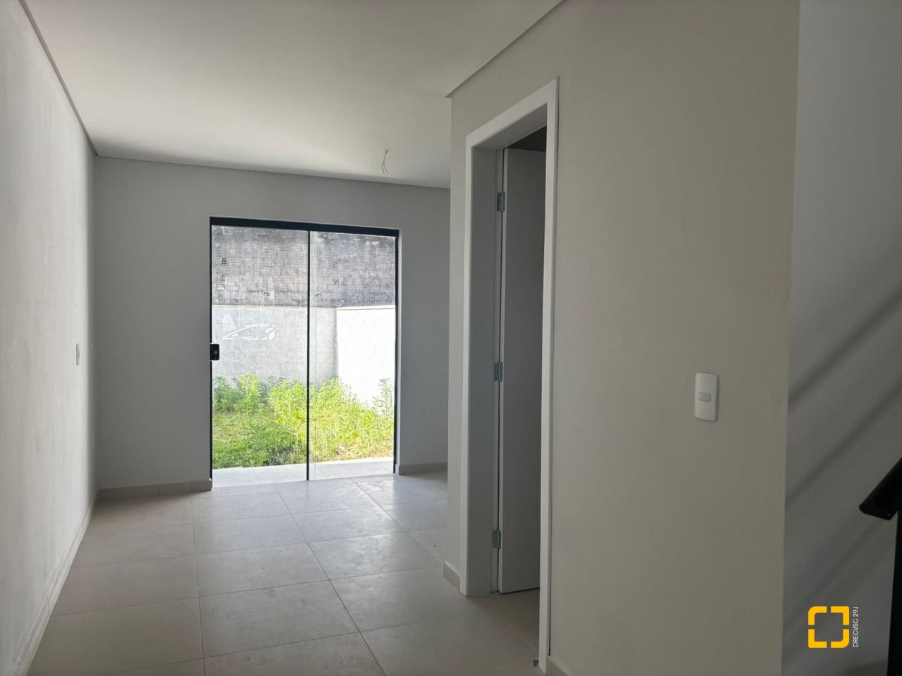 Casa com 103m², 2 quartos (sendo 2 suítes), 1 garagem, no bairro São João do Rio Vermelho em Florianópolis
