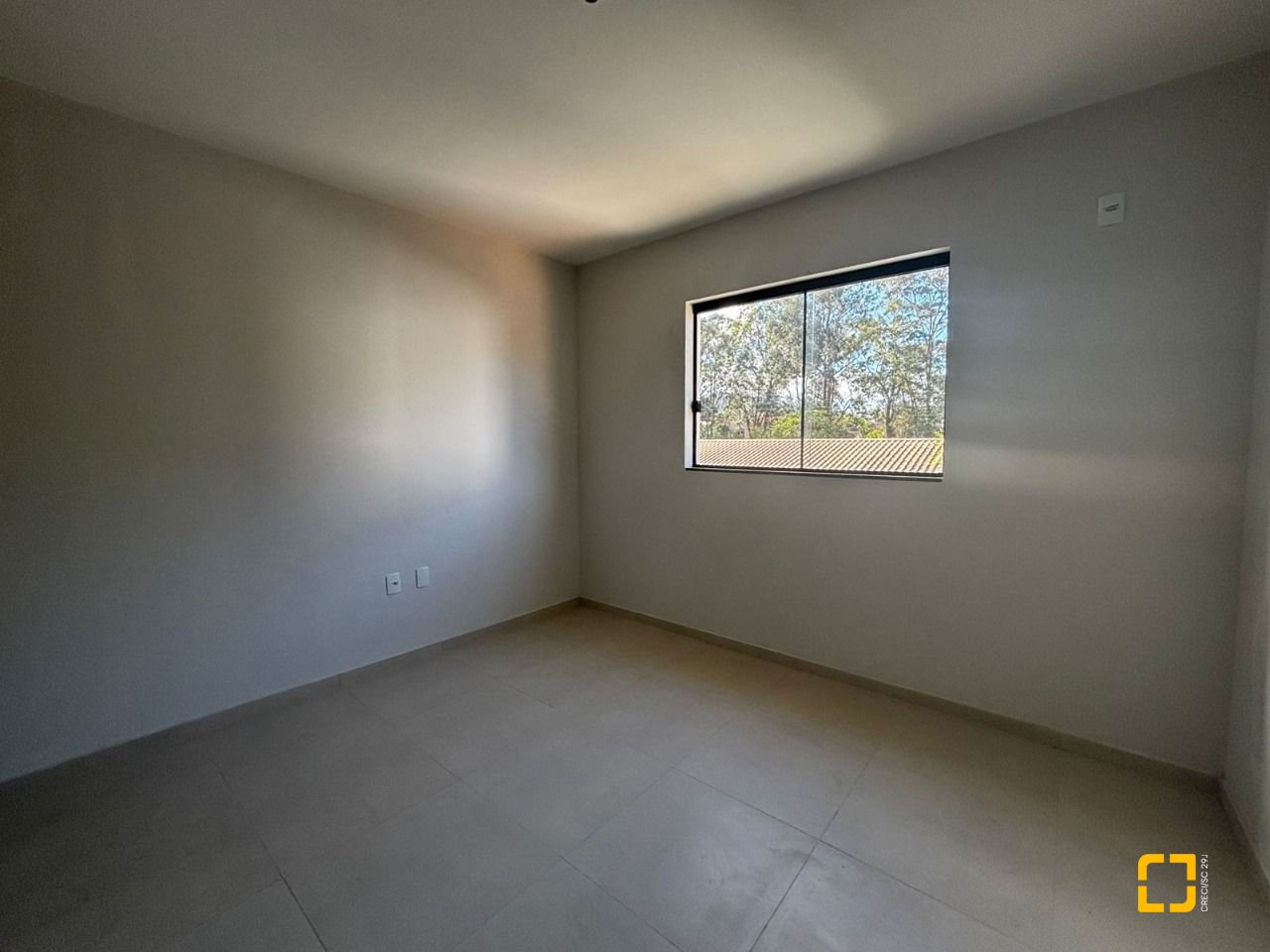 Casa com 103m², 2 quartos (sendo 2 suítes), 1 garagem, no bairro São João do Rio Vermelho em Florianópolis