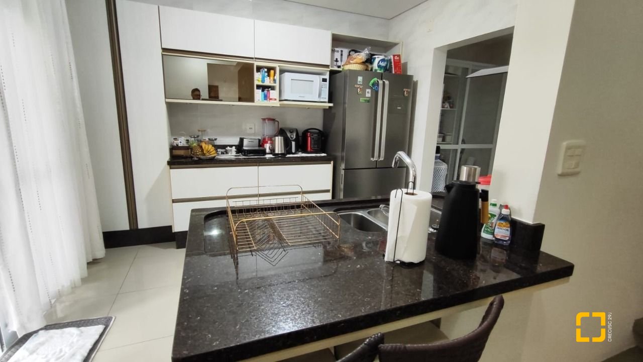 Casa com 105m², 4 quartos (sendo 1 suíte), 1 garagem, no bairro Campeche em Florianopolis