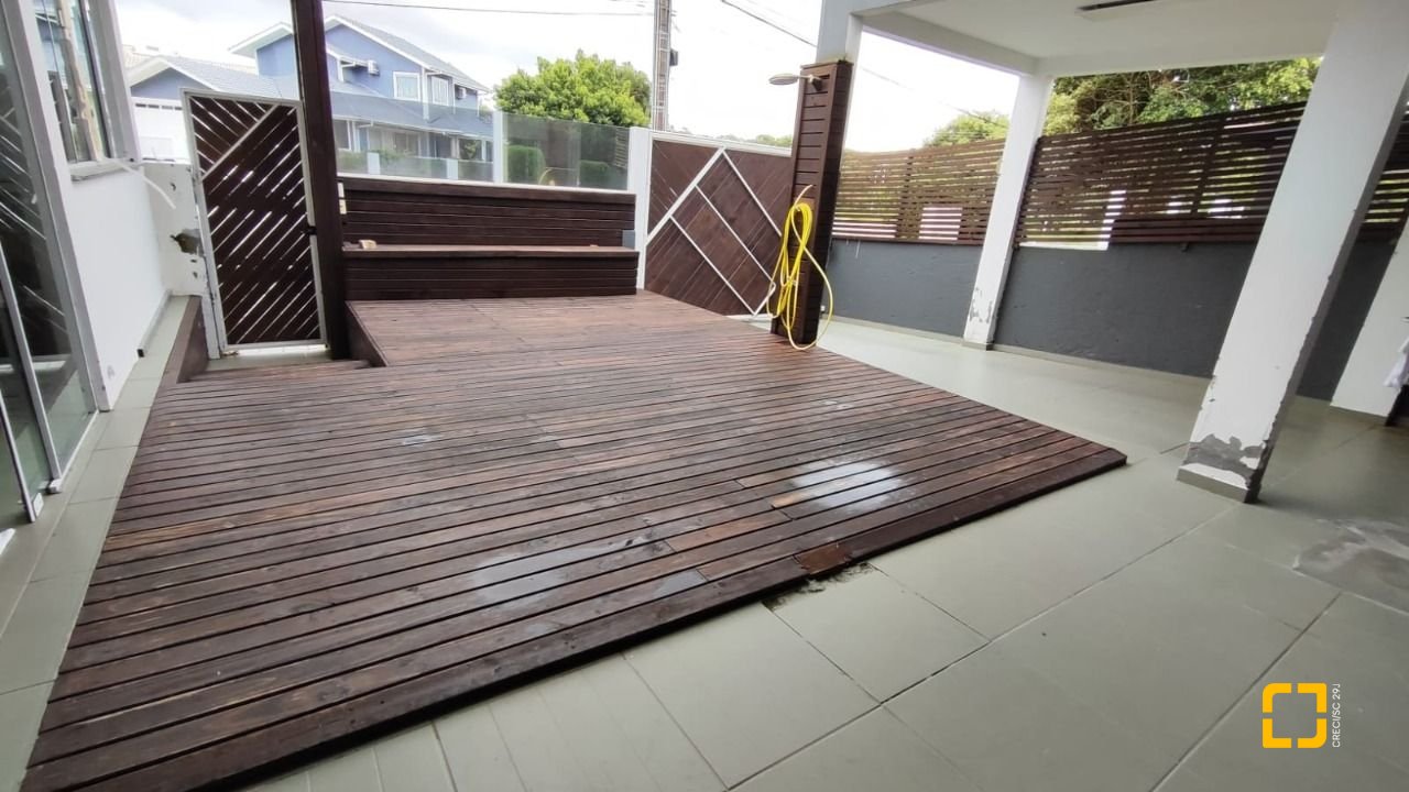 Casa com 105m², 4 quartos (sendo 1 suíte), 1 garagem, no bairro Campeche em Florianopolis
