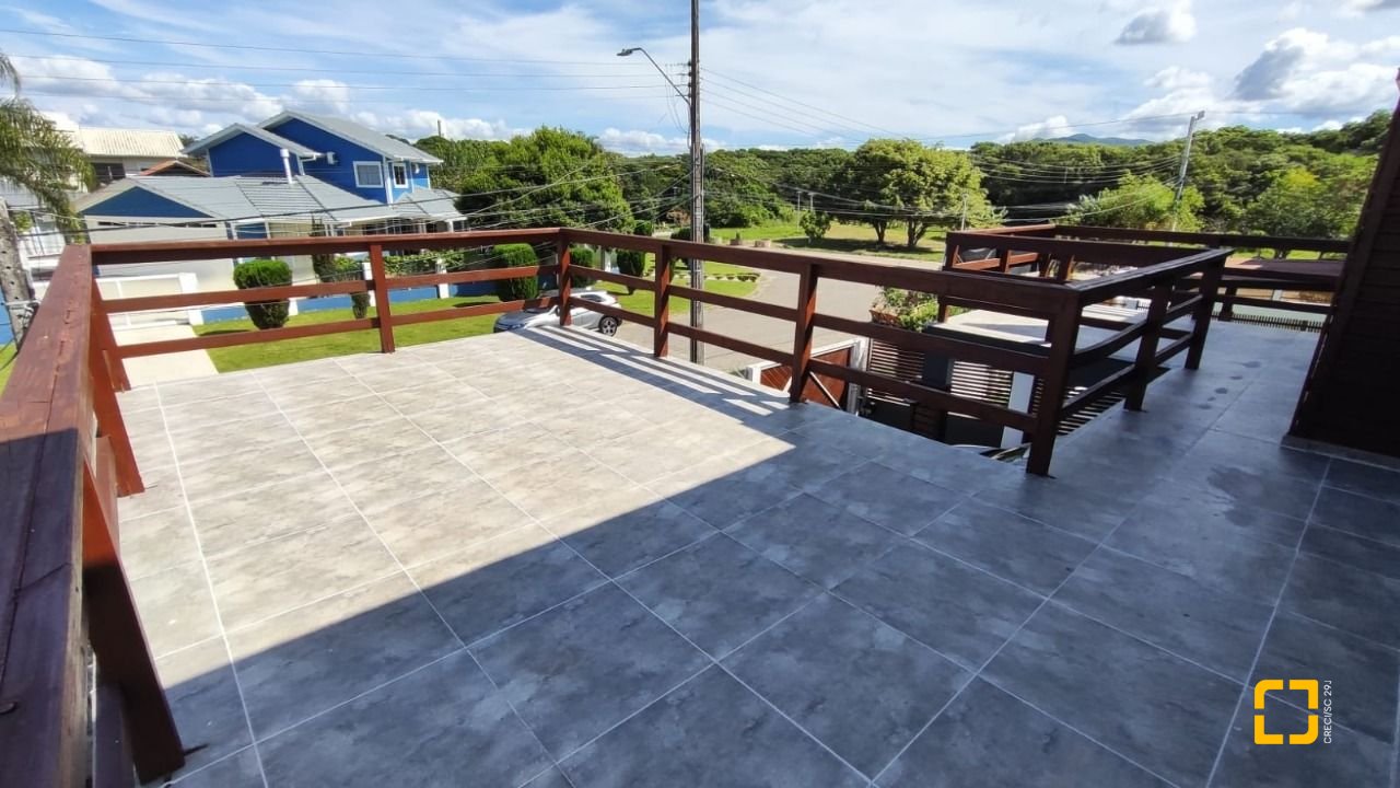 Casa com 105m², 4 quartos (sendo 1 suíte), 1 garagem, no bairro Campeche em Florianopolis