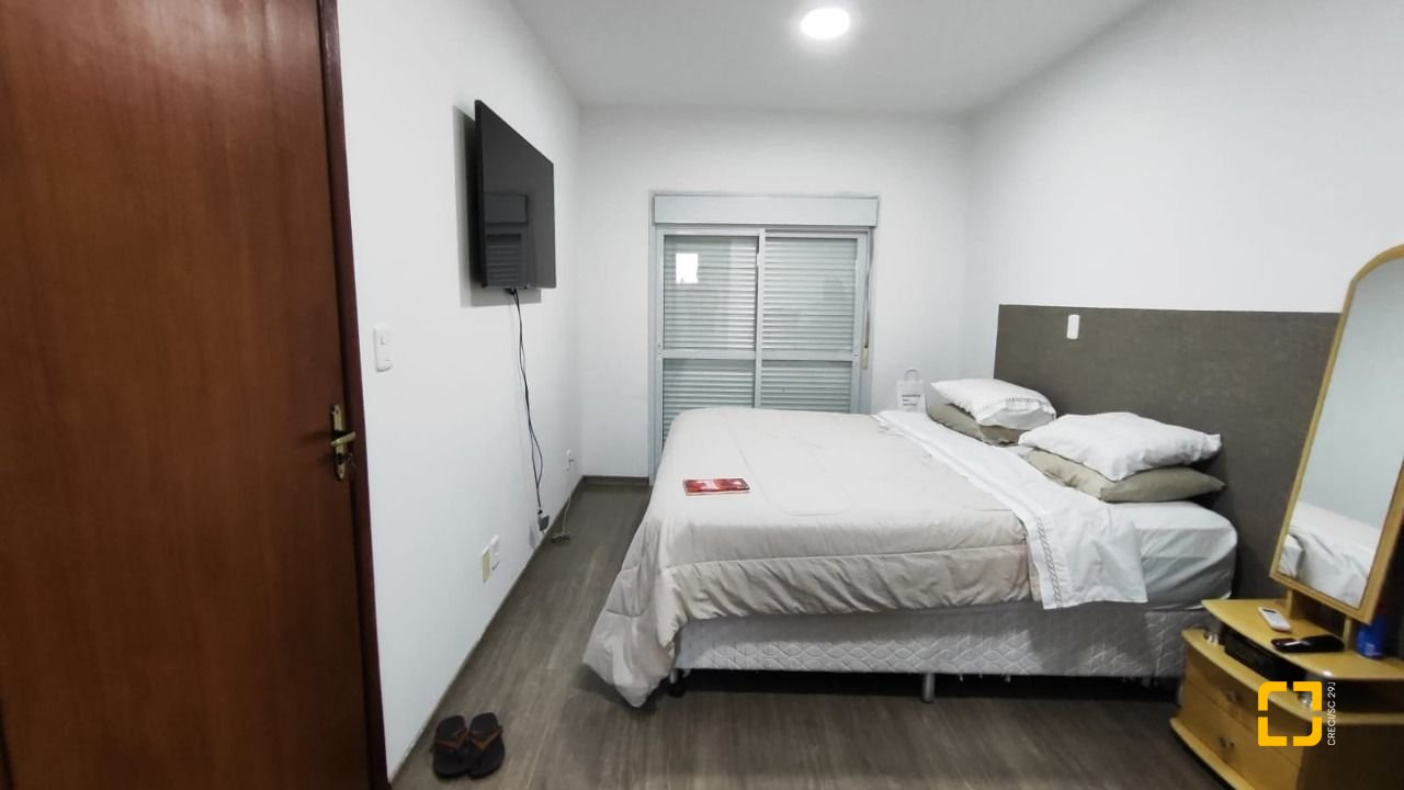 Casa com 105m², 4 quartos (sendo 1 suíte), 1 garagem, no bairro Campeche em Florianopolis