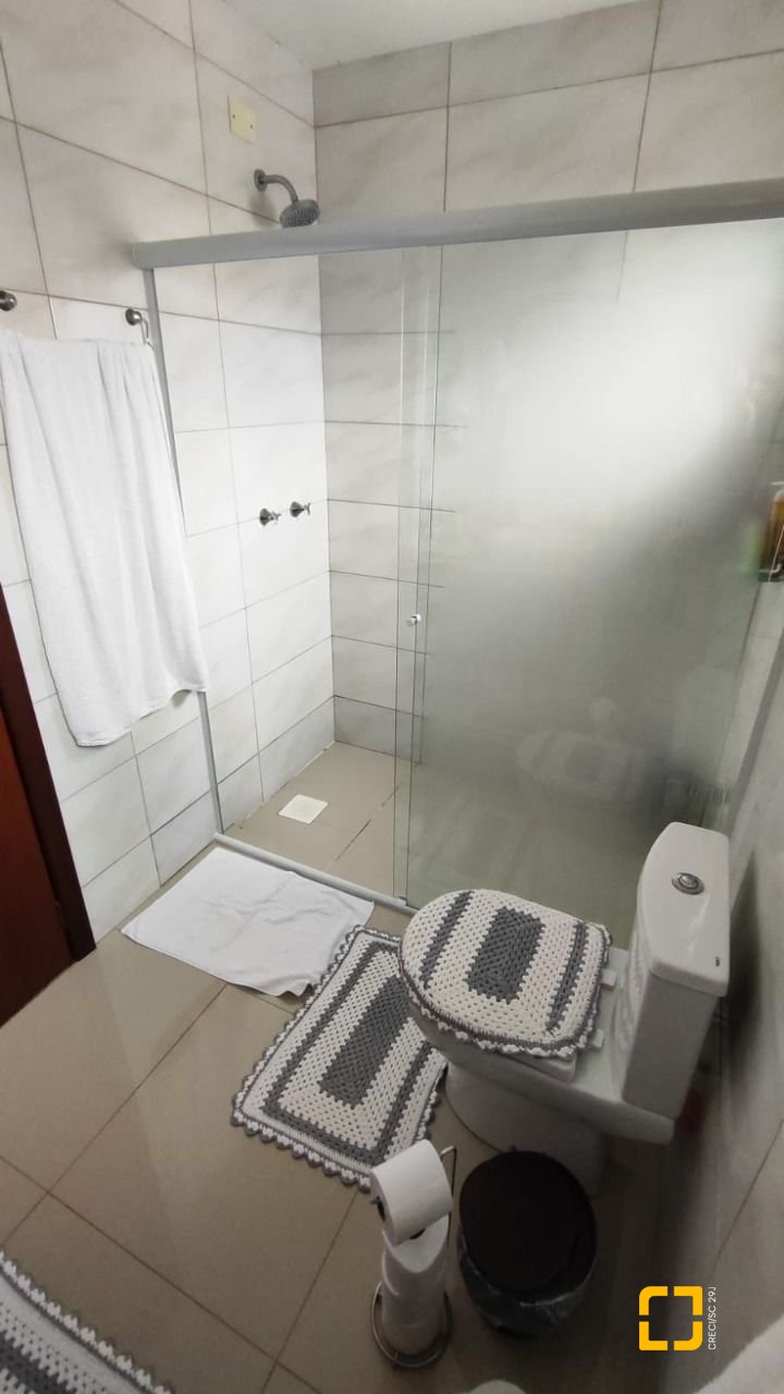 Casa com 105m², 4 quartos (sendo 1 suíte), 1 garagem, no bairro Campeche em Florianopolis