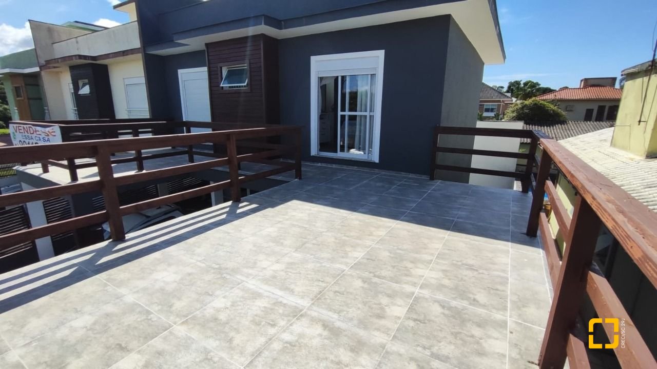 Casa com 105m², 4 quartos (sendo 1 suíte), 1 garagem, no bairro Campeche em Florianopolis