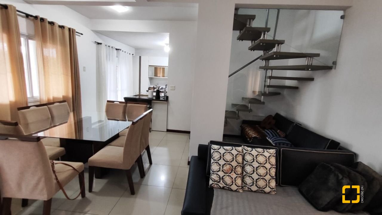 Casa com 105m², 4 quartos (sendo 1 suíte), 1 garagem, no bairro Campeche em Florianopolis