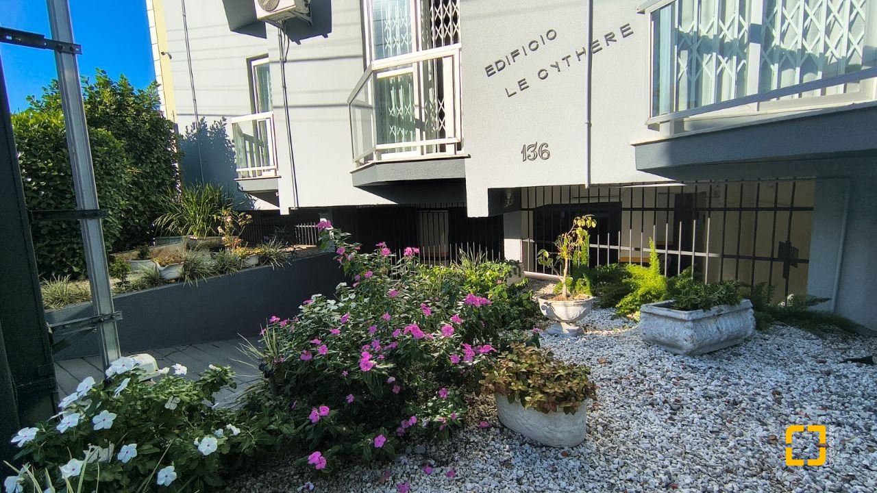 Apartamento com 133m², 4 quartos (sendo 1 suíte), 1 garagem, no bairro Balneário em Florianópolis