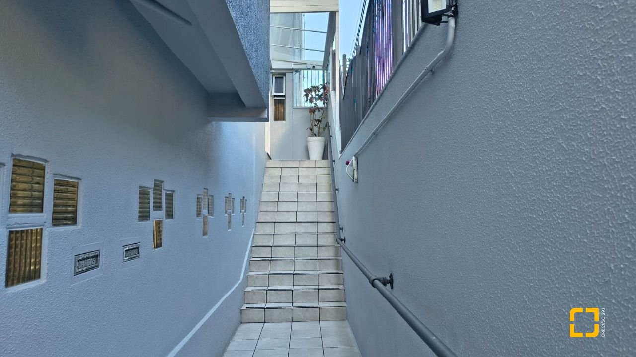 Apartamento com 133m², 4 quartos (sendo 1 suíte), 1 garagem, no bairro Balneário em Florianópolis