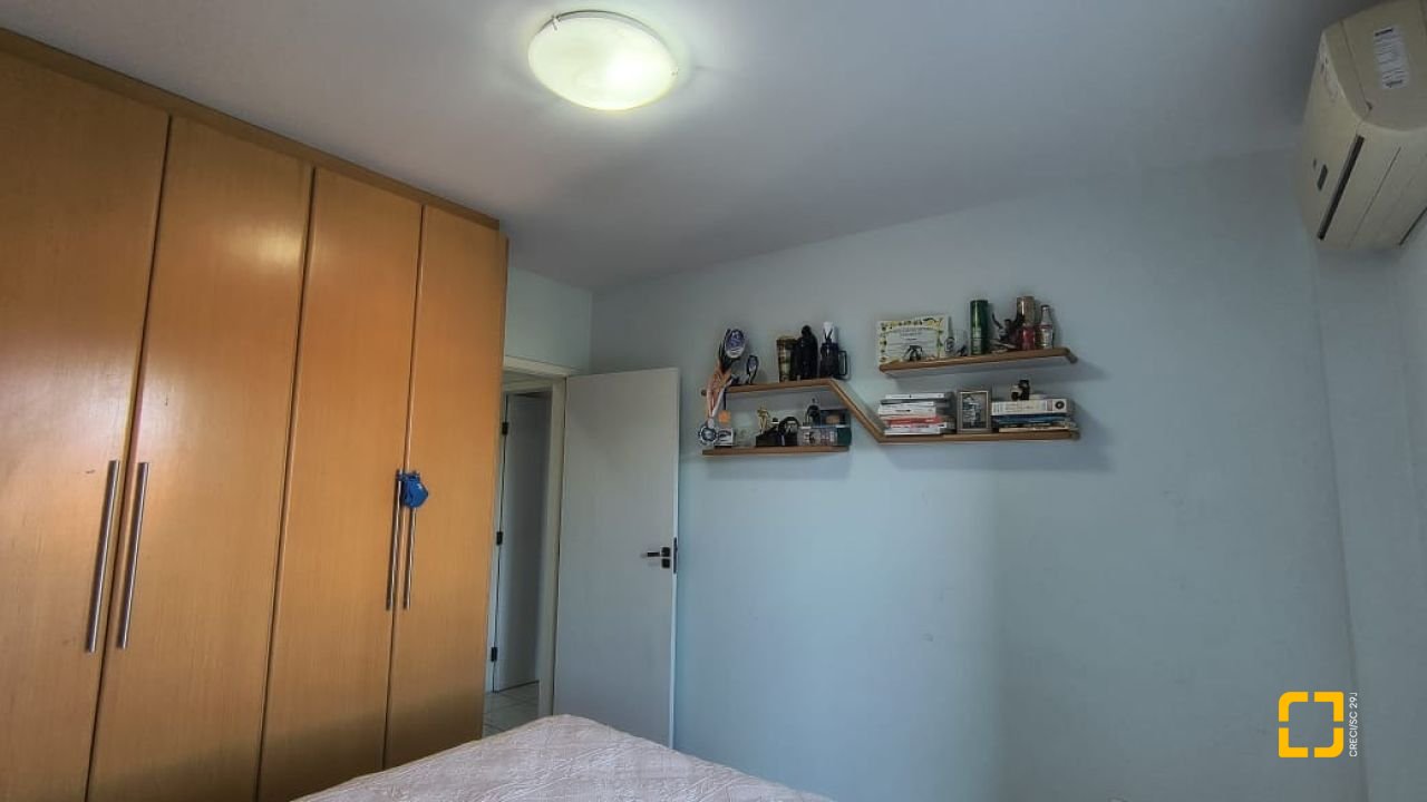 Apartamento com 133m², 4 quartos (sendo 1 suíte), 1 garagem, no bairro Balneário em Florianópolis