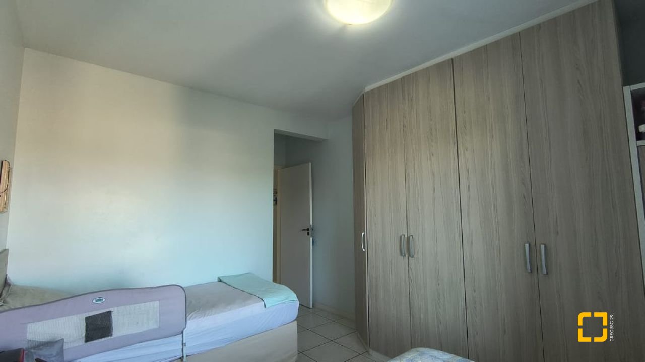Apartamento com 133m², 4 quartos (sendo 1 suíte), 1 garagem, no bairro Balneário em Florianópolis