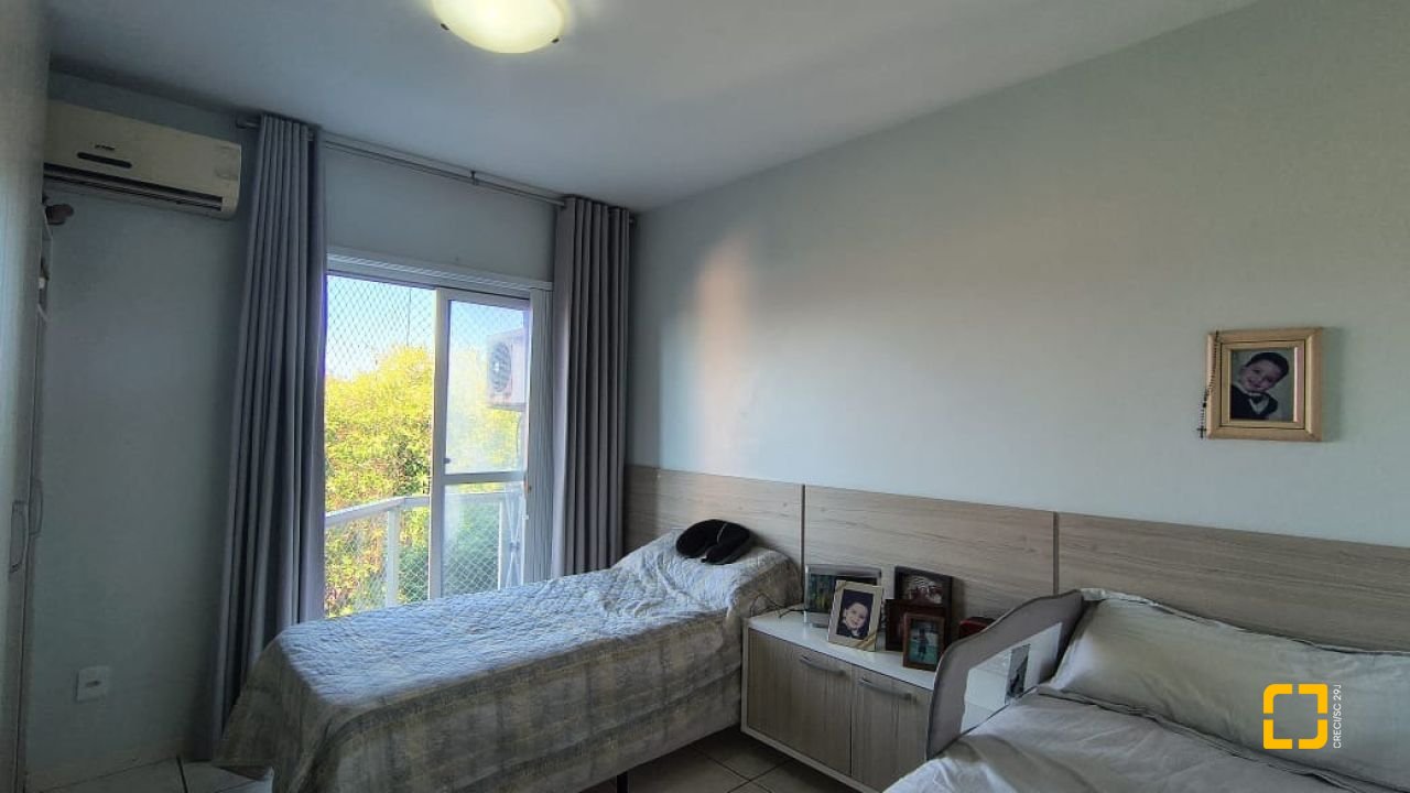 Apartamento com 133m², 4 quartos (sendo 1 suíte), 1 garagem, no bairro Balneário em Florianópolis