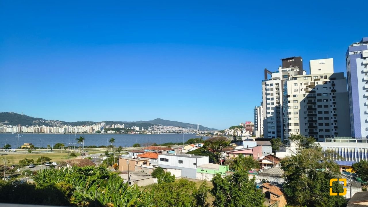 Apartamento com 133m², 4 quartos (sendo 1 suíte), 1 garagem, no bairro Balneário em Florianópolis