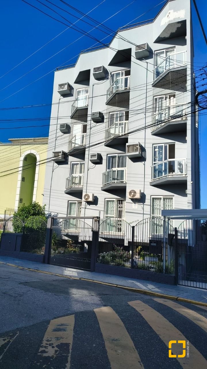 Apartamento com 133m², 4 quartos (sendo 1 suíte), 1 garagem, no bairro Balneário em Florianópolis