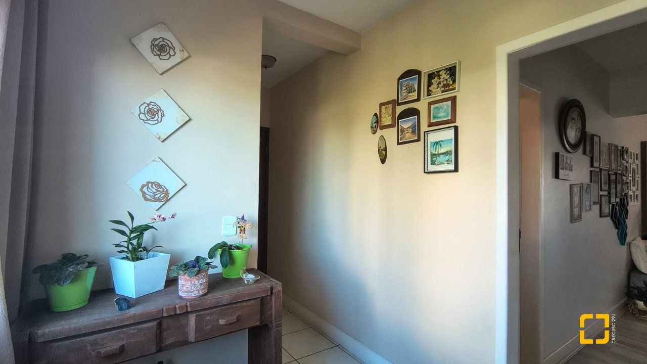 Apartamento com 133m², 4 quartos (sendo 1 suíte), 1 garagem, no bairro Balneário em Florianópolis