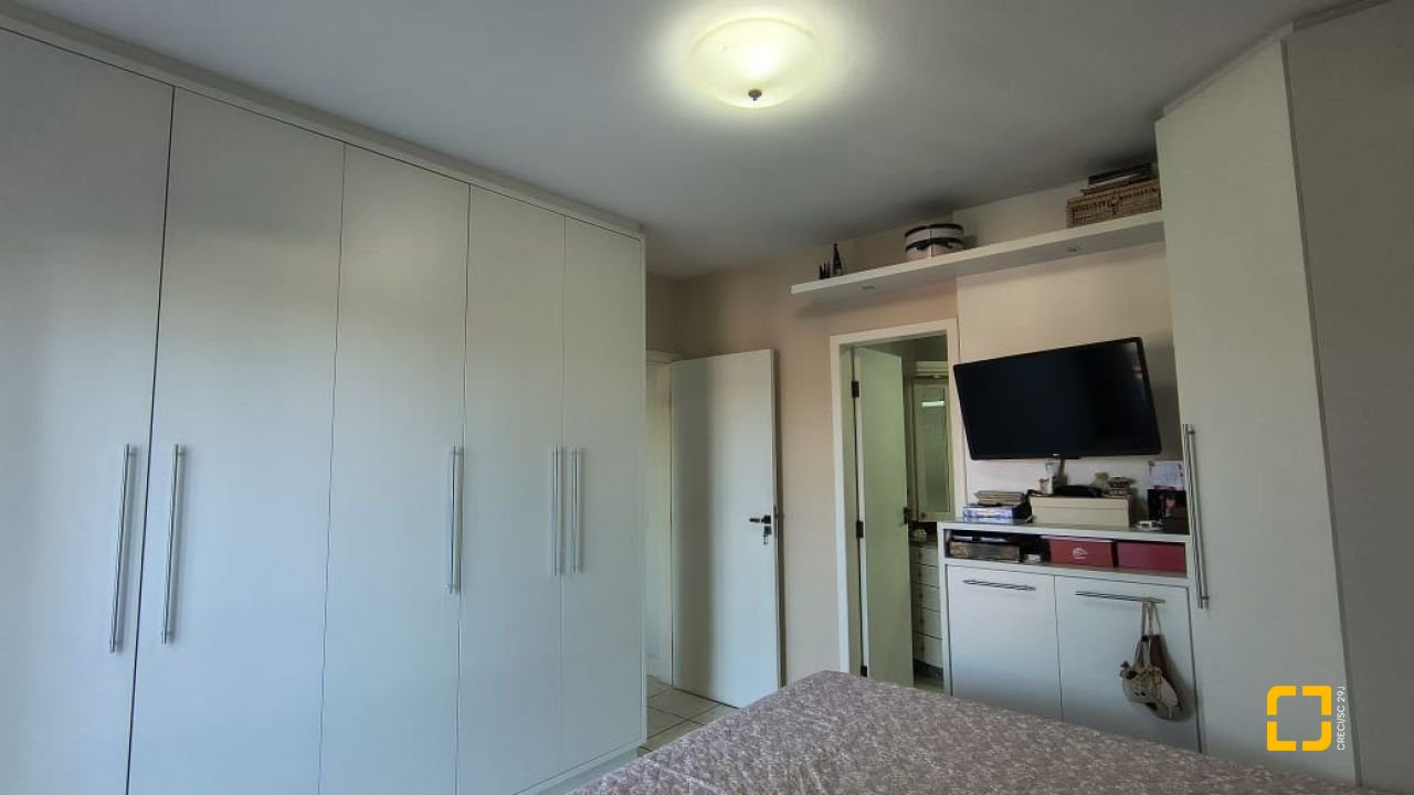 Apartamento com 133m², 4 quartos (sendo 1 suíte), 1 garagem, no bairro Balneário em Florianópolis