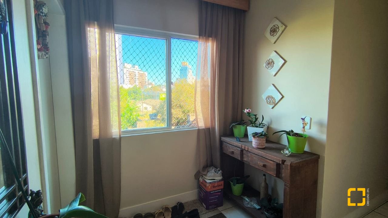 Apartamento com 133m², 4 quartos (sendo 1 suíte), 1 garagem, no bairro Balneário em Florianópolis