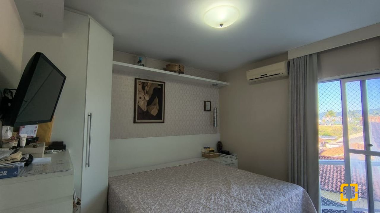 Apartamento com 133m², 4 quartos (sendo 1 suíte), 1 garagem, no bairro Balneário em Florianópolis