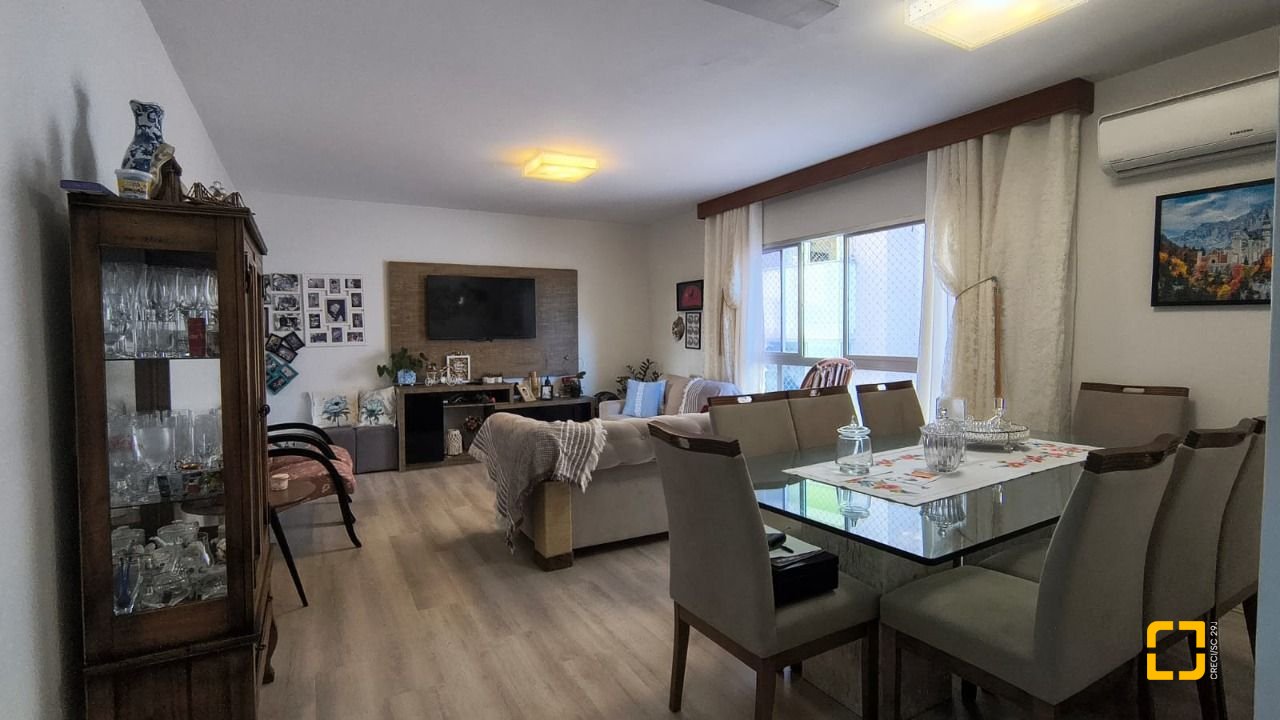 Apartamento com 133m², 4 quartos (sendo 1 suíte), 1 garagem, no bairro Balneário em Florianópolis