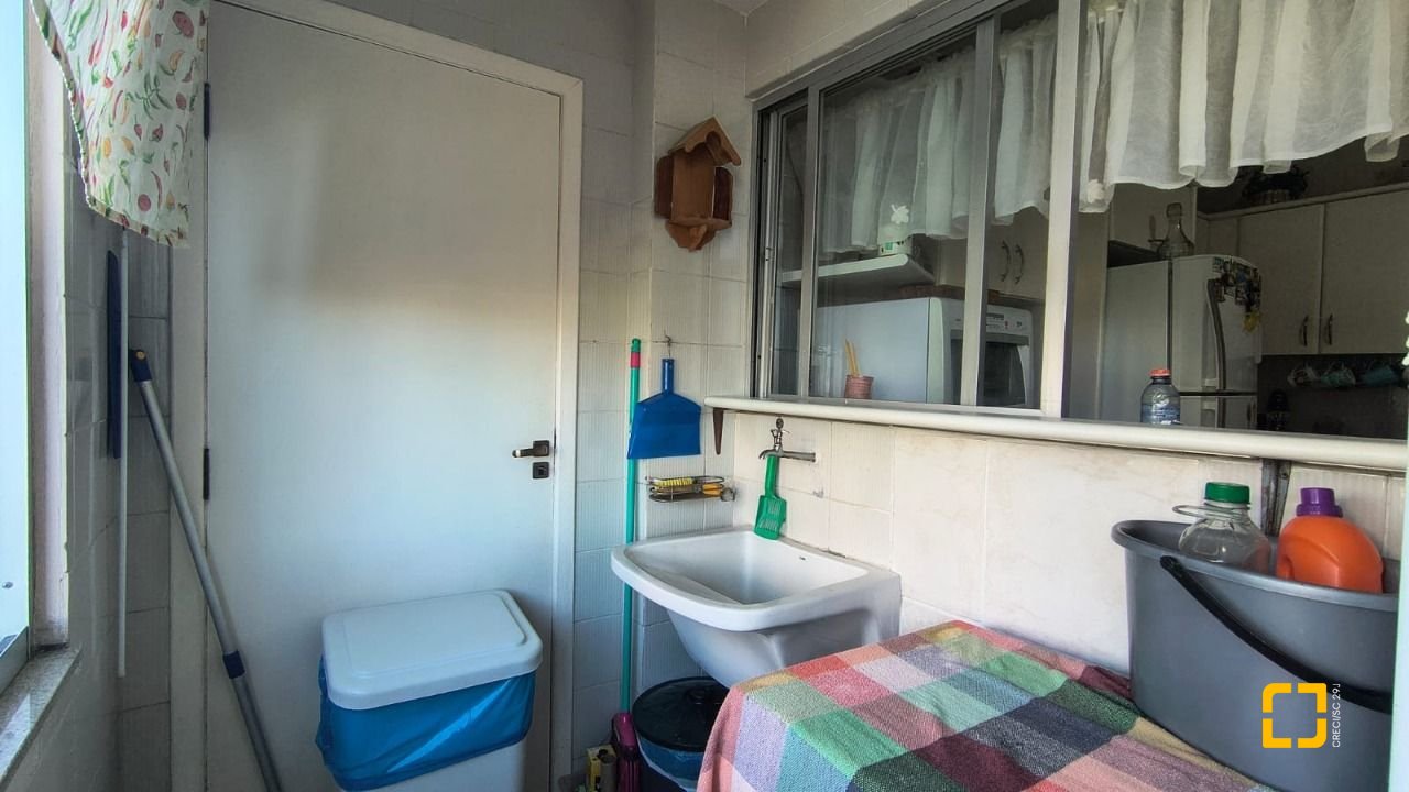 Apartamento com 133m², 4 quartos (sendo 1 suíte), 1 garagem, no bairro Balneário em Florianópolis