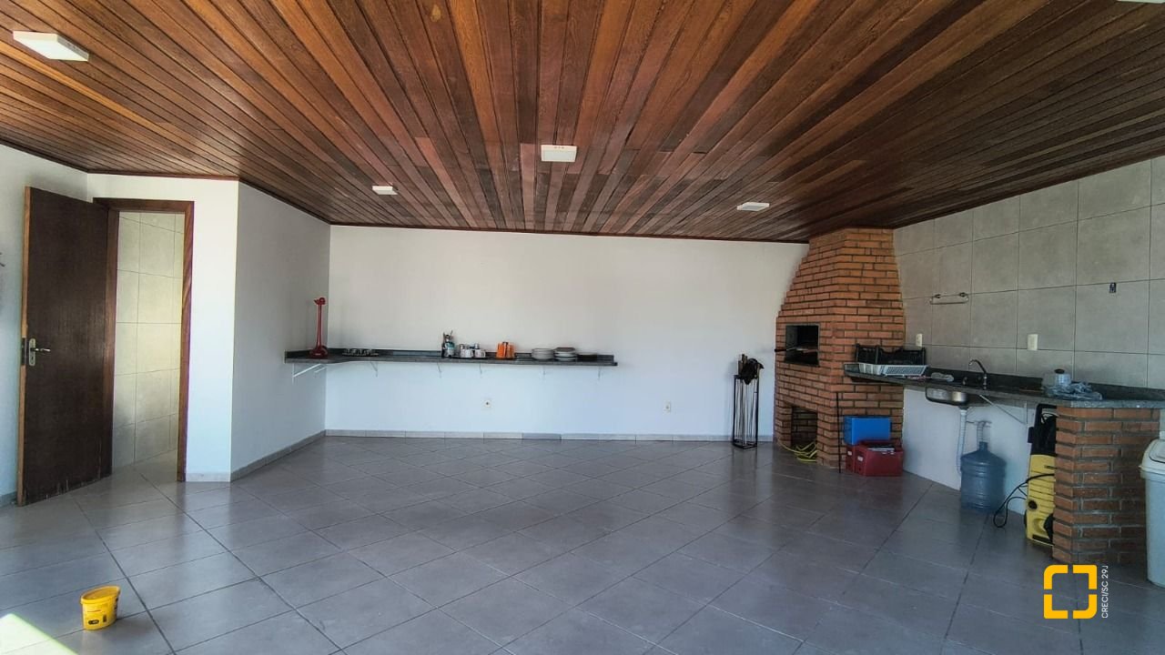 Apartamento com 133m², 4 quartos (sendo 1 suíte), 1 garagem, no bairro Balneário em Florianópolis