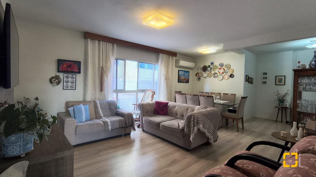 Apartamento com 133m², 4 quartos (sendo 1 suíte), 1 garagem, no bairro Balneário em Florianópolis