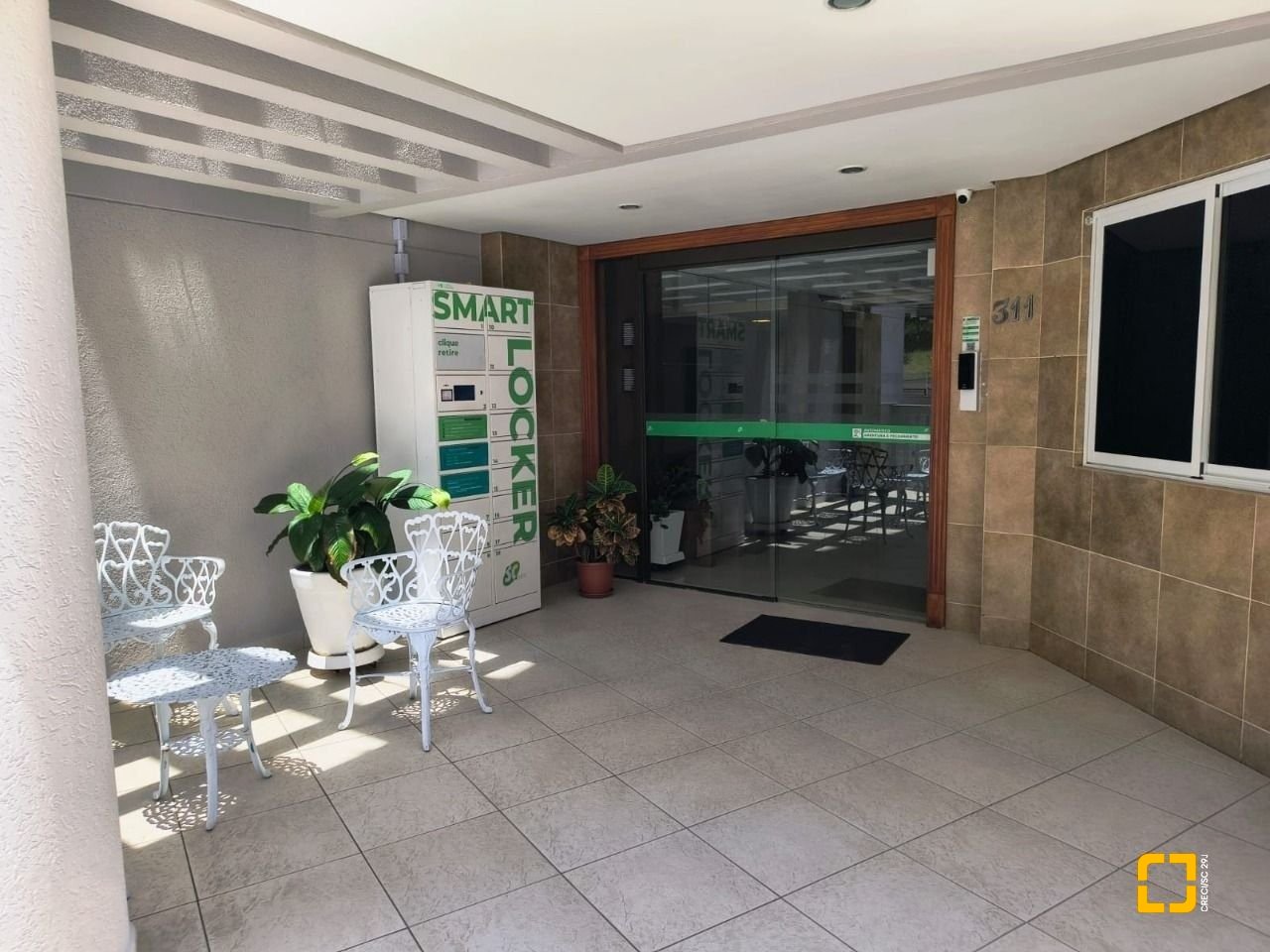 Apartamento com 114m², 4 quartos (sendo 1 suíte), 1 garagem, no bairro Coqueiros em Florianópolis