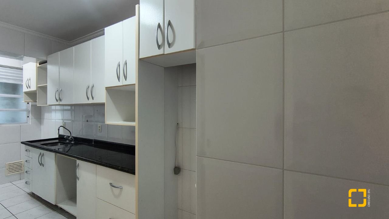 Apartamento com 114m², 4 quartos (sendo 1 suíte), 1 garagem, no bairro Coqueiros em Florianópolis