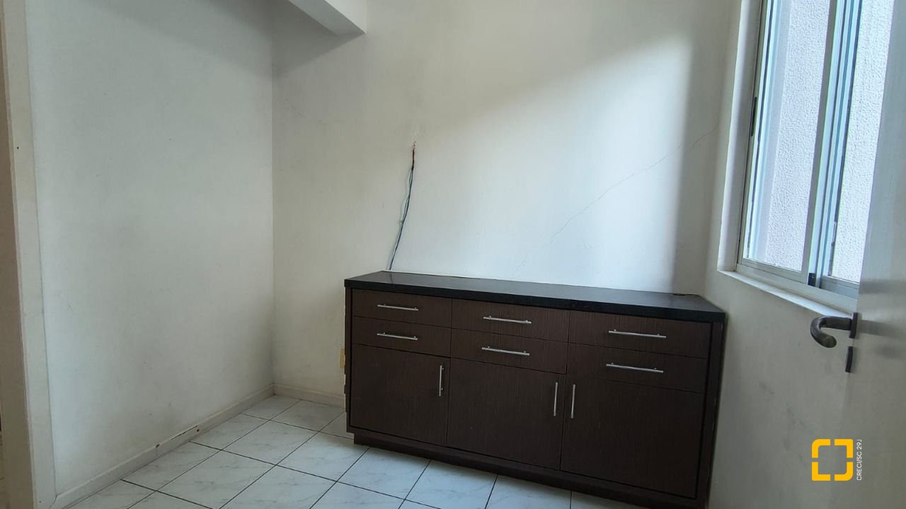 Apartamento com 114m², 4 quartos (sendo 1 suíte), 1 garagem, no bairro Coqueiros em Florianópolis