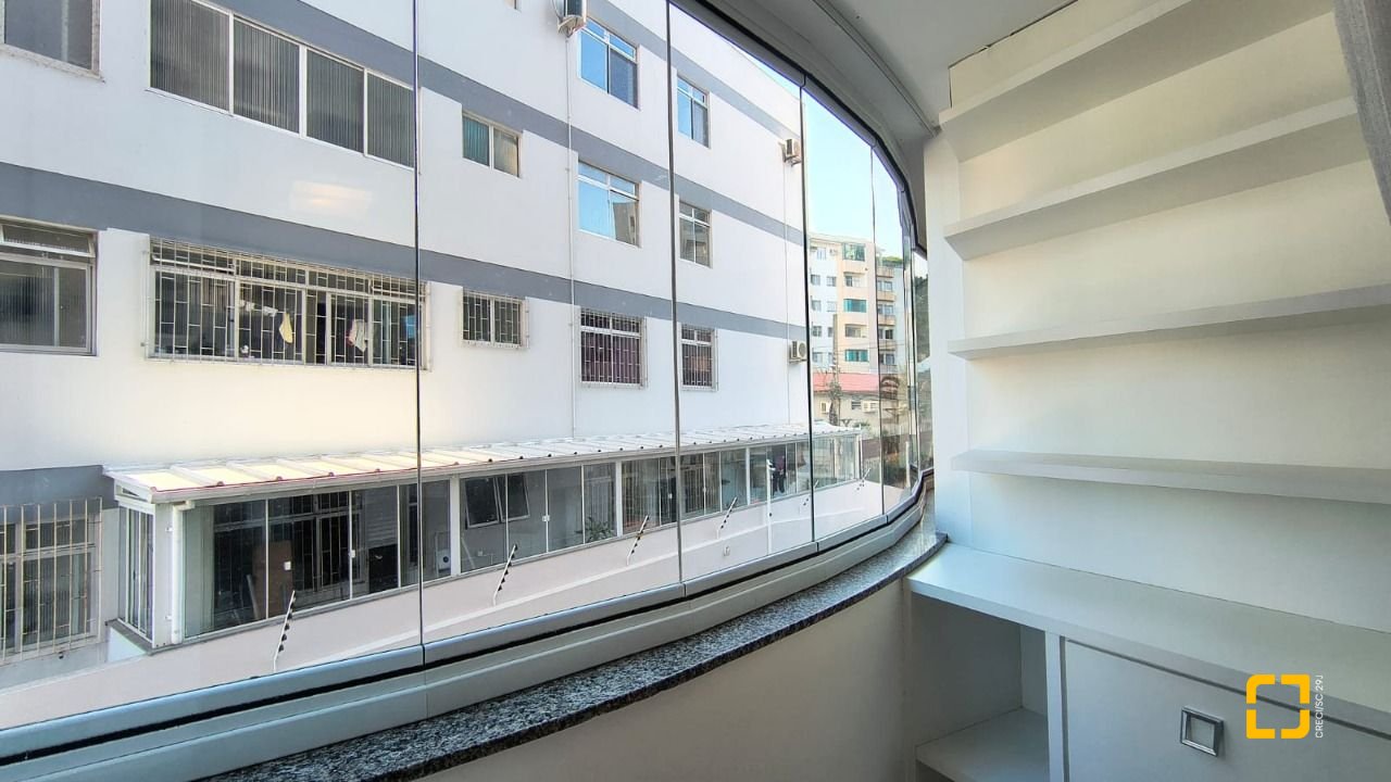 Apartamento com 114m², 4 quartos (sendo 1 suíte), 1 garagem, no bairro Coqueiros em Florianópolis