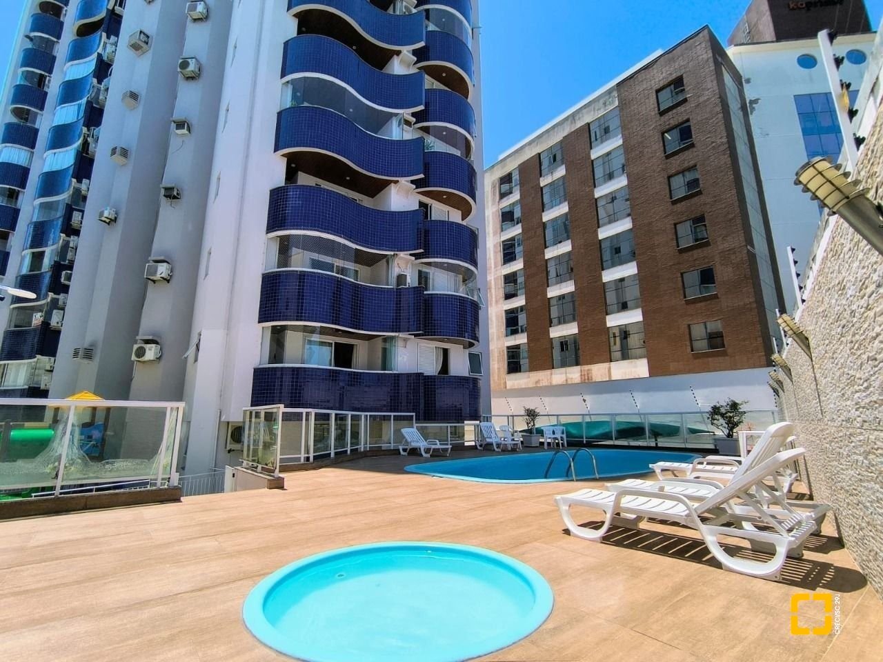 Apartamento com 114m², 4 quartos (sendo 1 suíte), 1 garagem, no bairro Coqueiros em Florianópolis