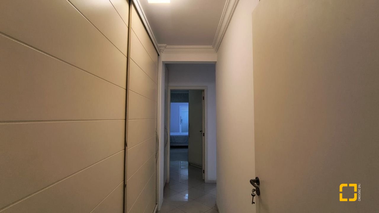 Apartamento com 114m², 4 quartos (sendo 1 suíte), 1 garagem, no bairro Coqueiros em Florianópolis